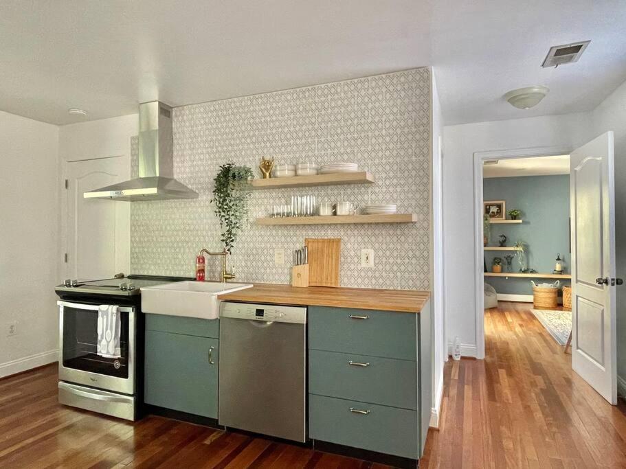 Brand New, Cozy, Modern, One-Bedroom Apartment Falls Church Eksteriør billede